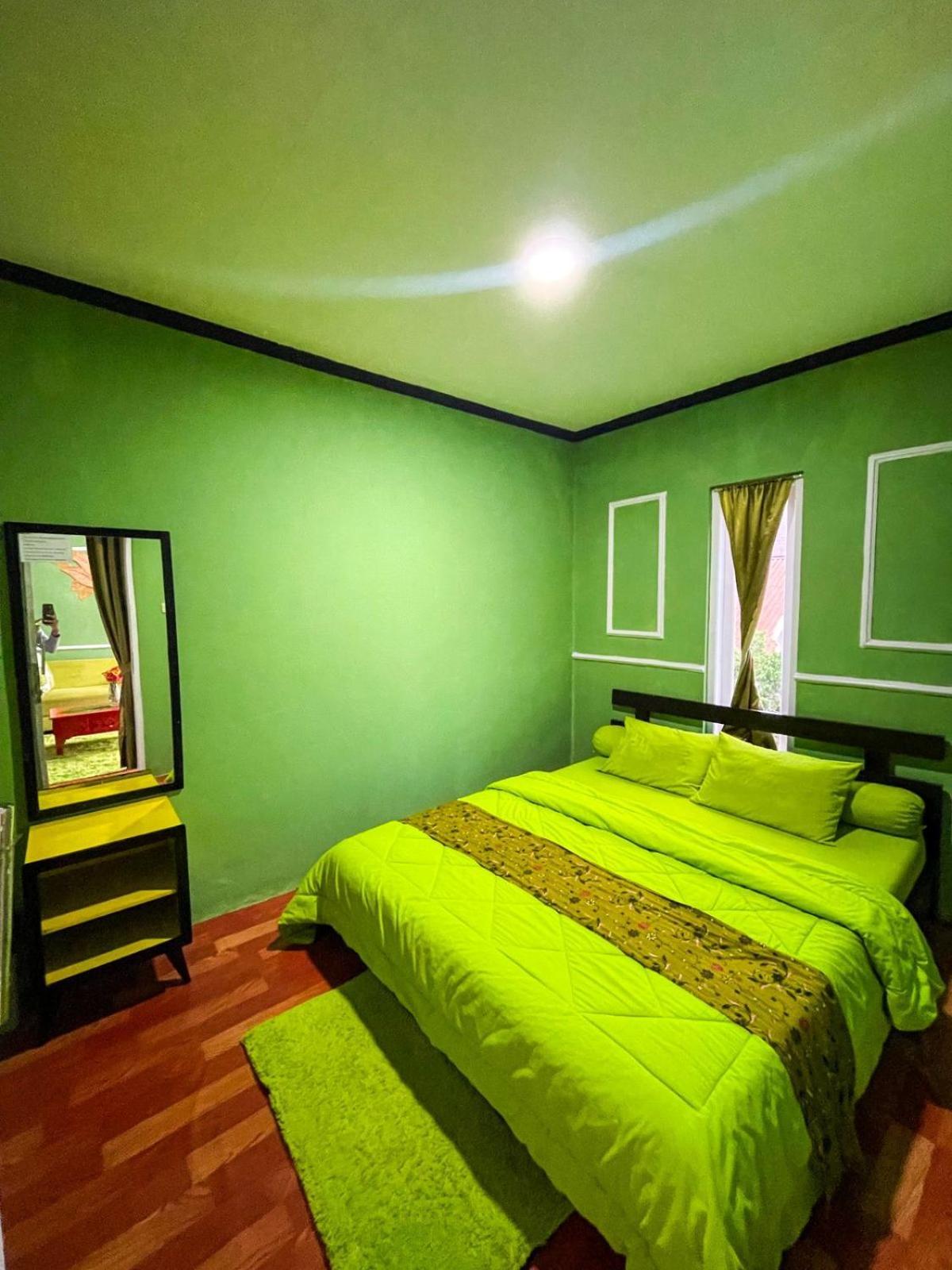 Green Savannah Homestay Syariah Diyeng Extérieur photo