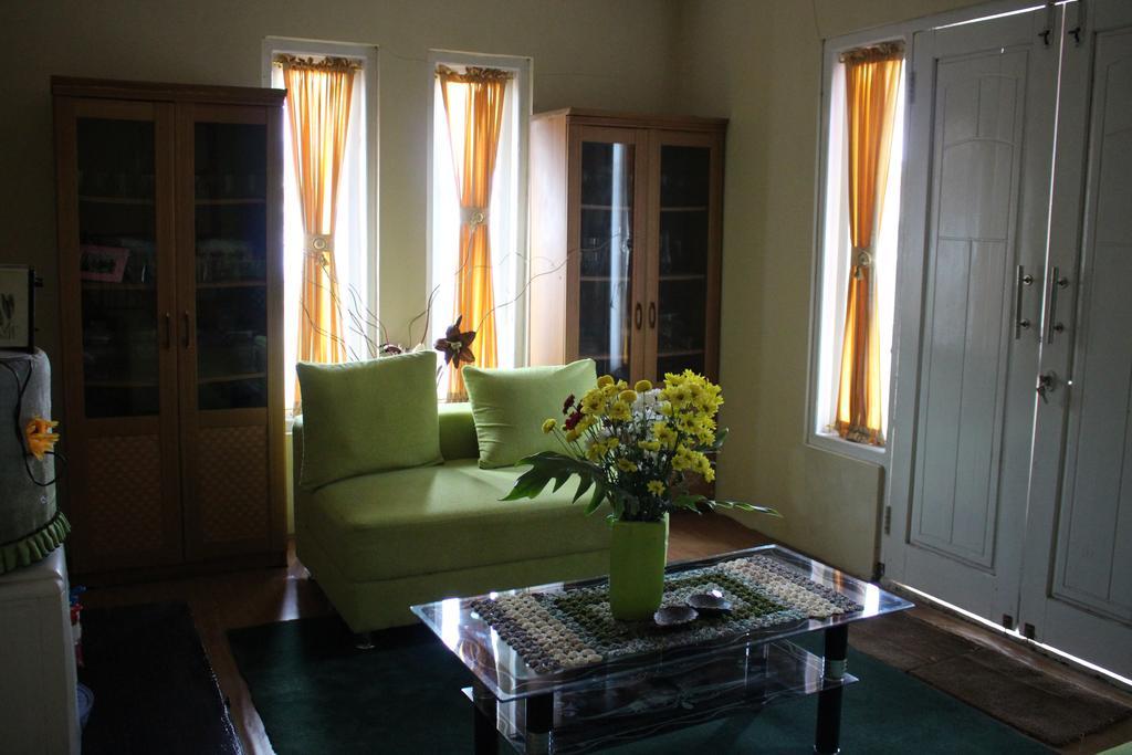 Green Savannah Homestay Syariah Diyeng Extérieur photo